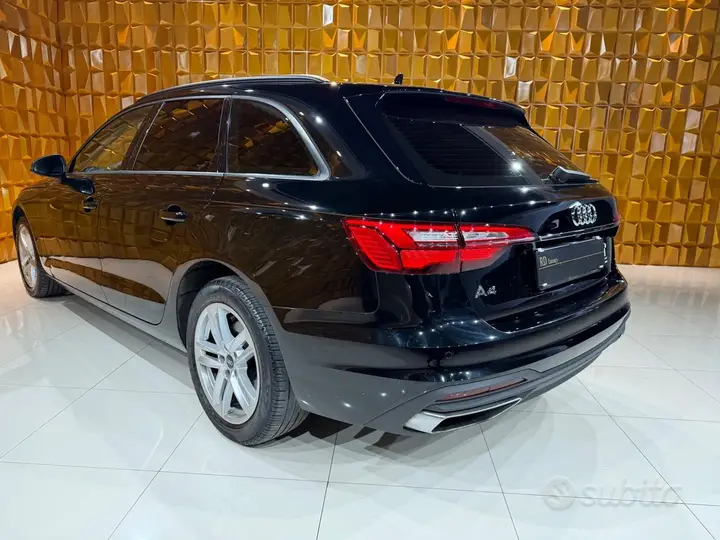 Audi A4 2022 photo 4