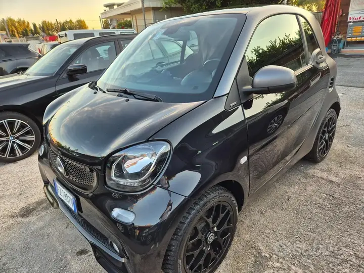 Smart Fortwo 2019 photo 2