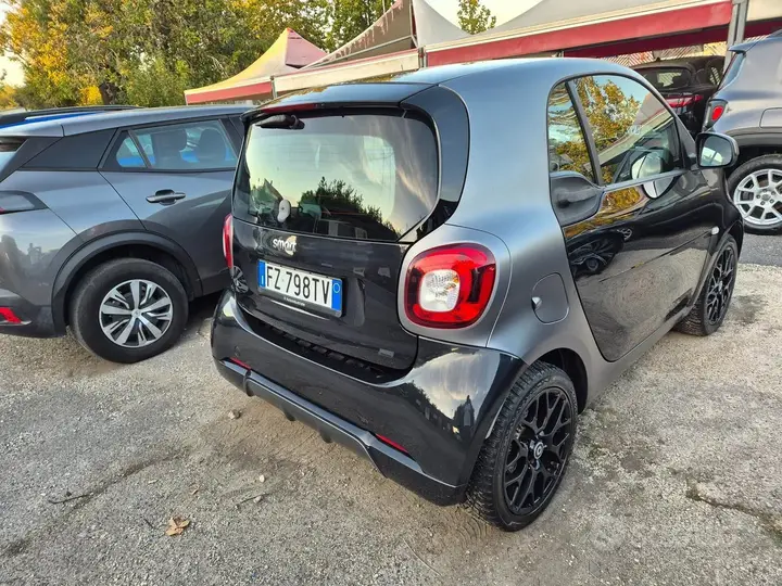 Smart Fortwo 2019 photo 5