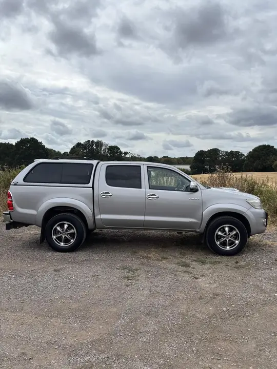 Toyota Hilux 2015 photo 4