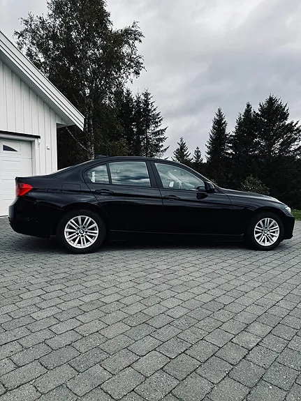 BMW 316D 2013 photo 2