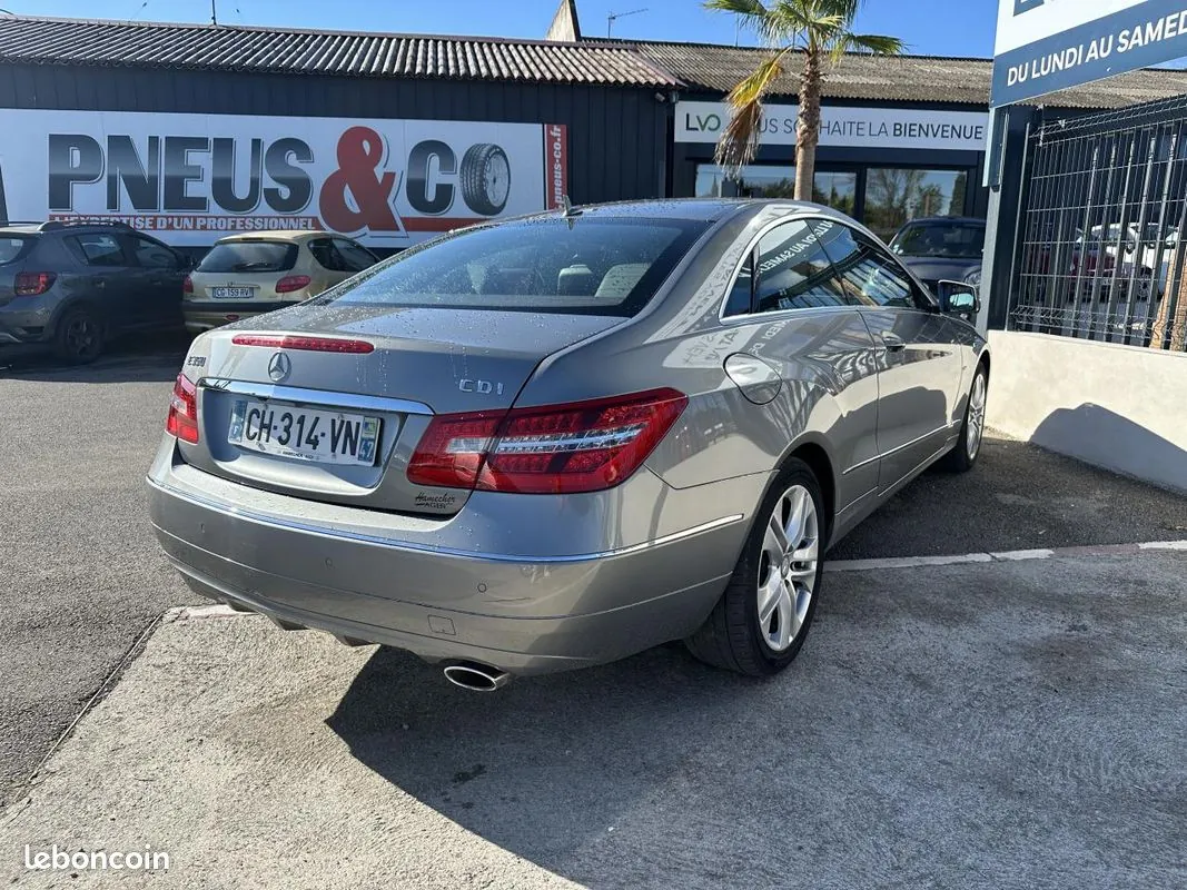 Mercedes-Benz E-Class 2012 photo 4