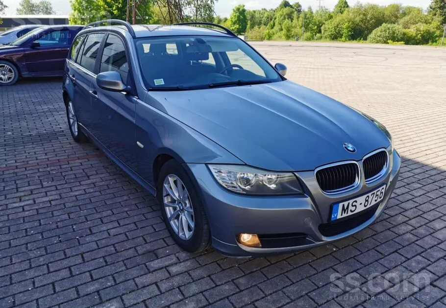 BMW 318 2009 photo 2