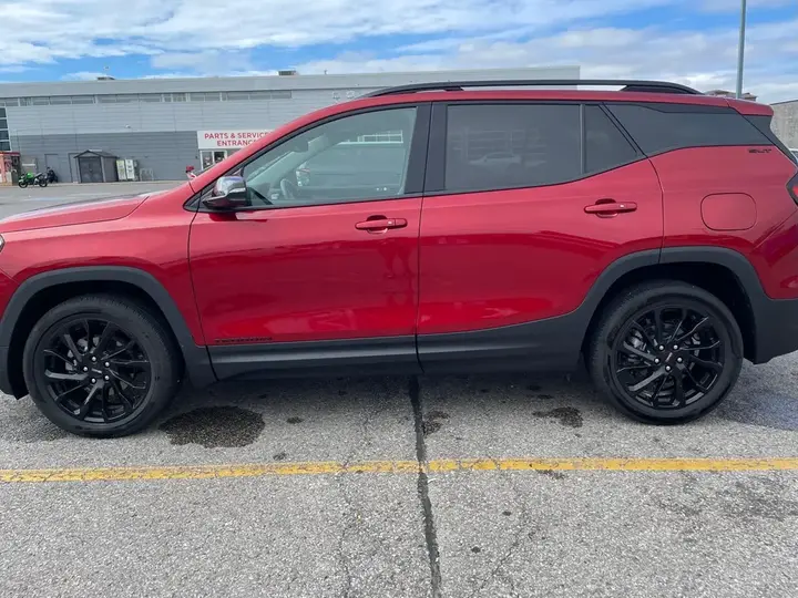 GMC Terrain 2024 photo 3