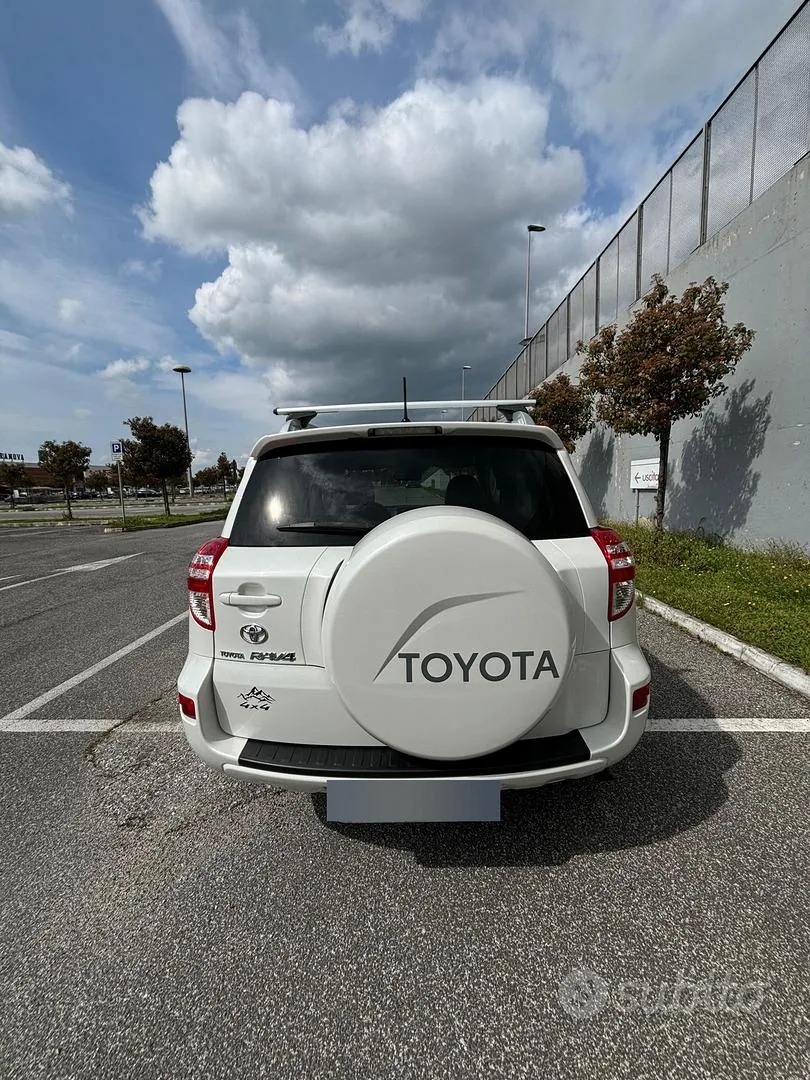 Toyota Rav4 2011 photo 2