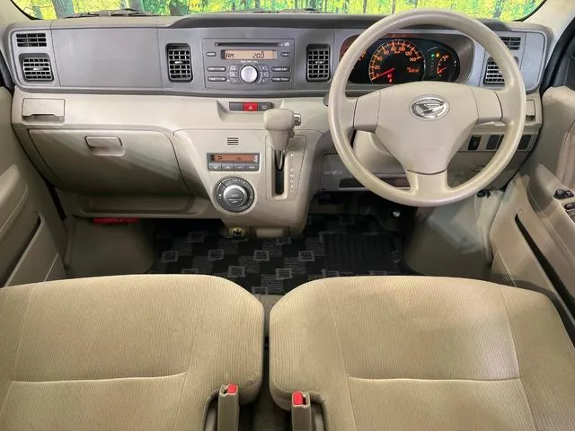 Daihatsu Atreza Wagon 2013 photo 2