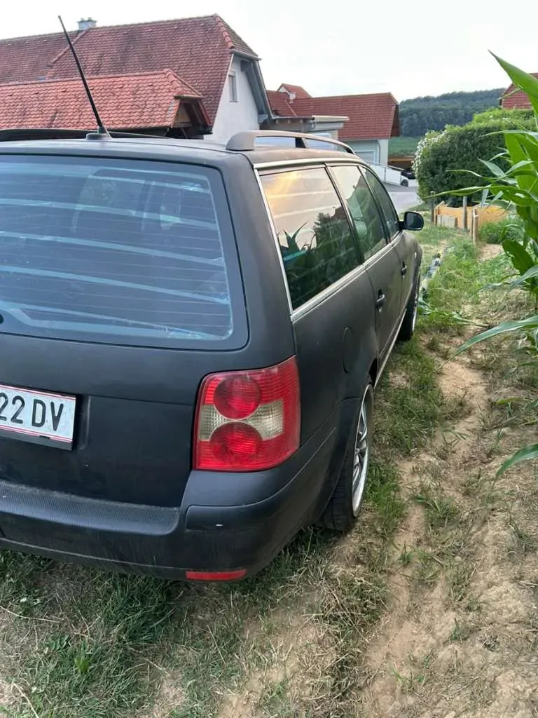 Volkswagen Passat 2001 photo 2