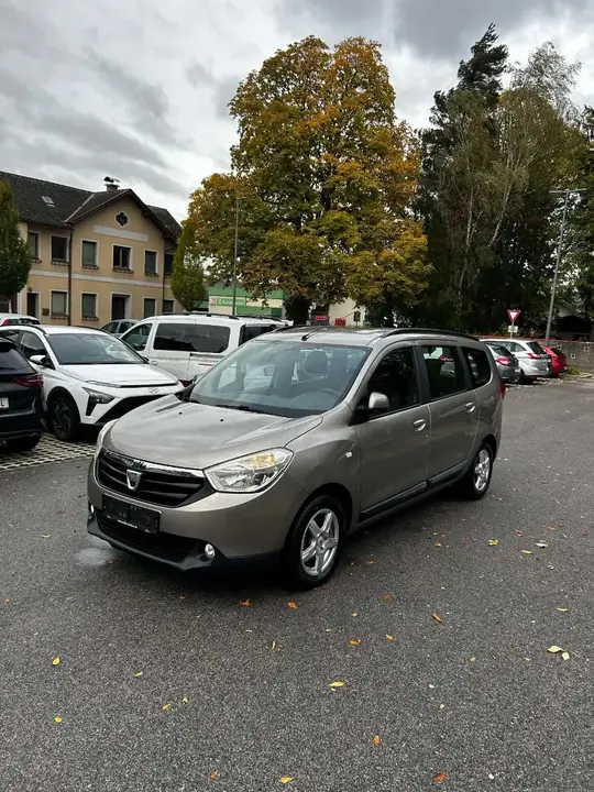 Dacia Lodgy 2013 photo 2