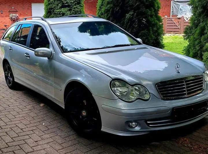 Mercedes-Benz C220