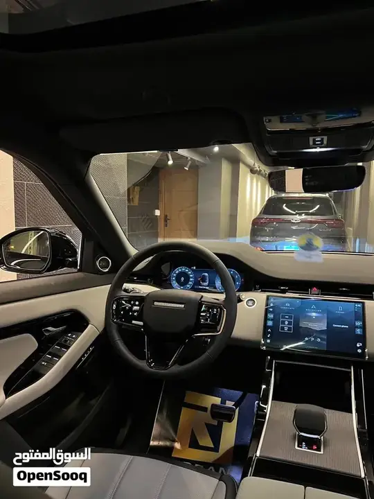 Land Rover Range Rover Evoque 2026 photo 2