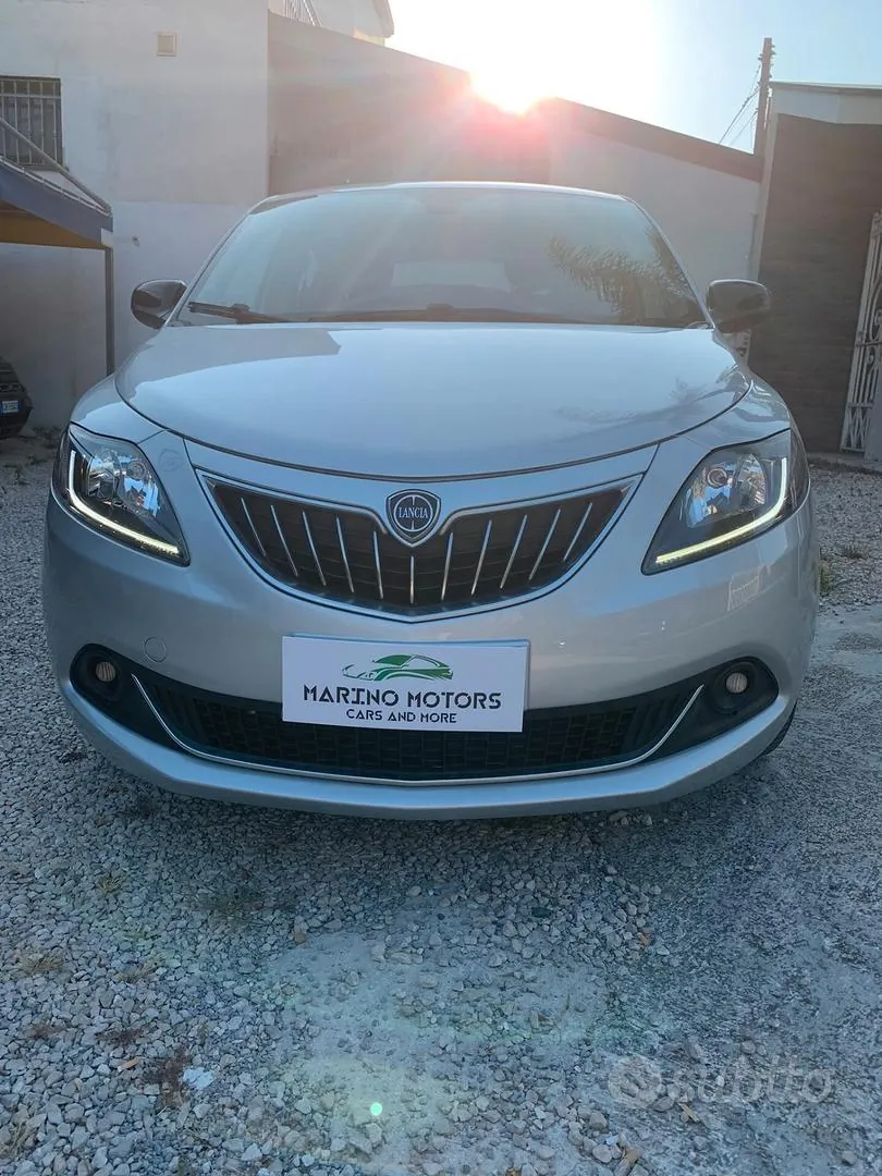 Lancia Ypsilon