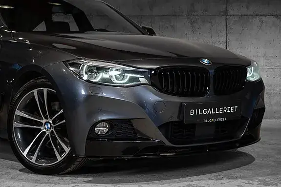 BMW 330I 2018 photo 2