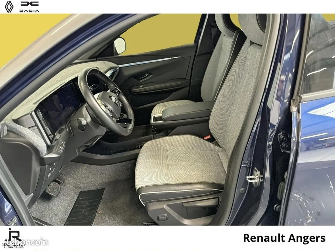 Renault Megane 2023 photo 3