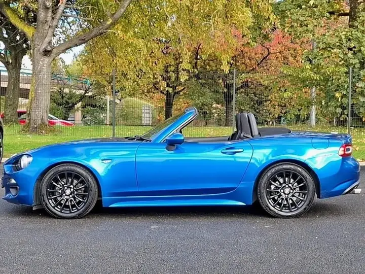 Fiat 124 Spider 2018 photo 4