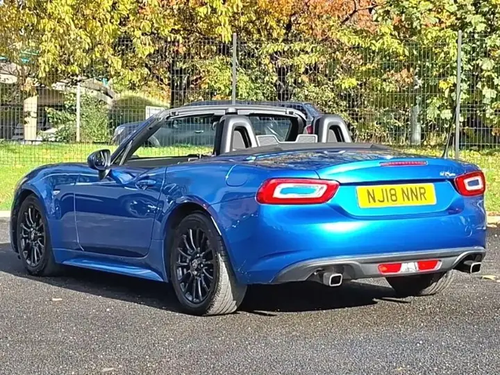 Fiat 124 Spider 2018 photo 2