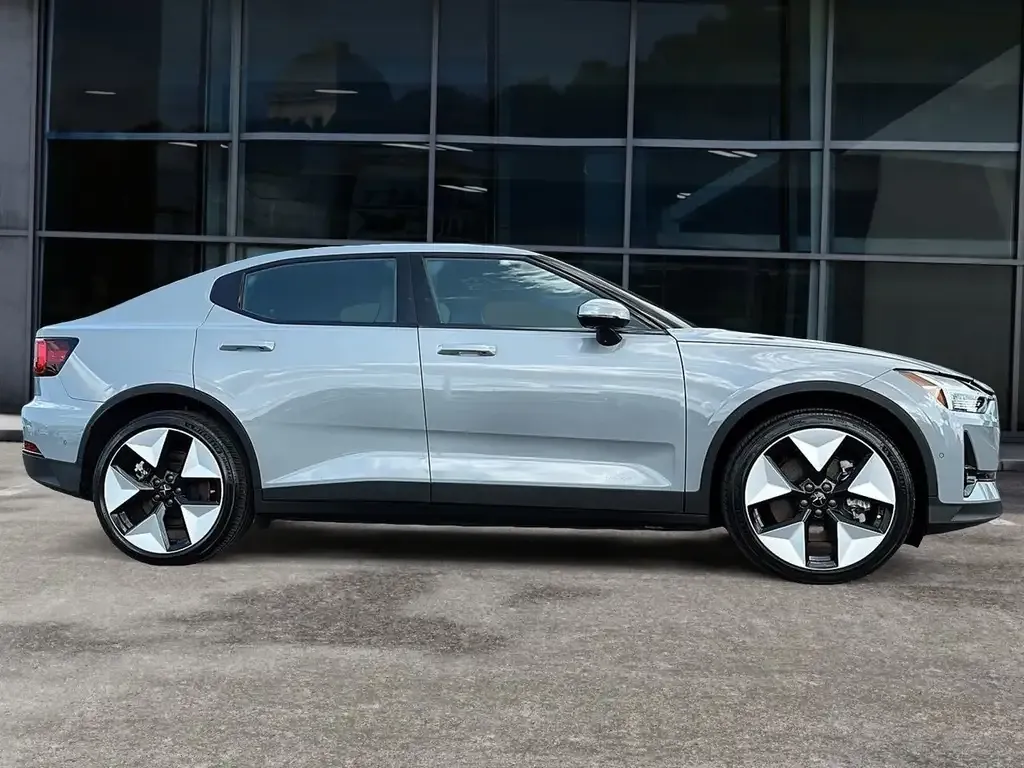Polestar 2 2025 photo 4