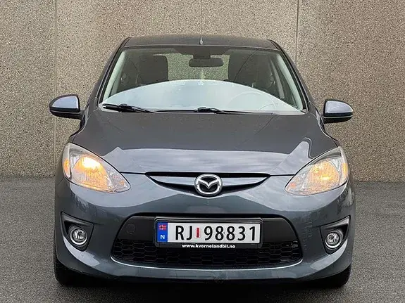Mazda 2 2009 photo 2