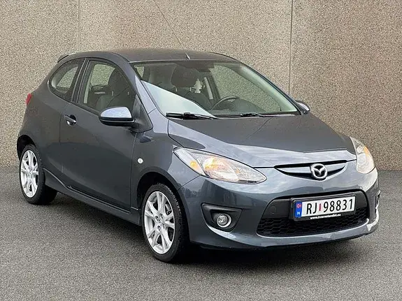 Mazda 2 2009 photo 3
