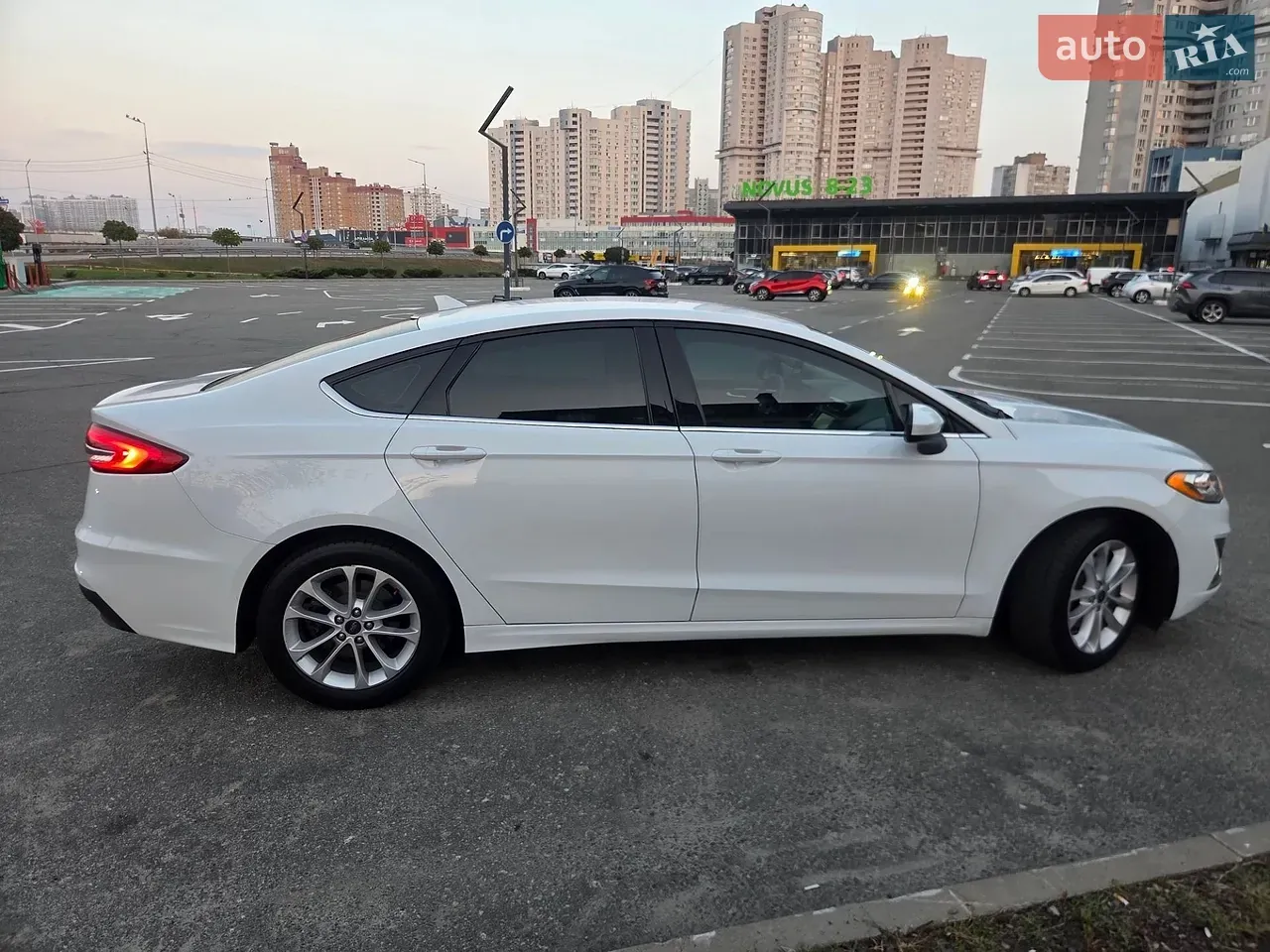 Ford Fusion 2019 photo 2