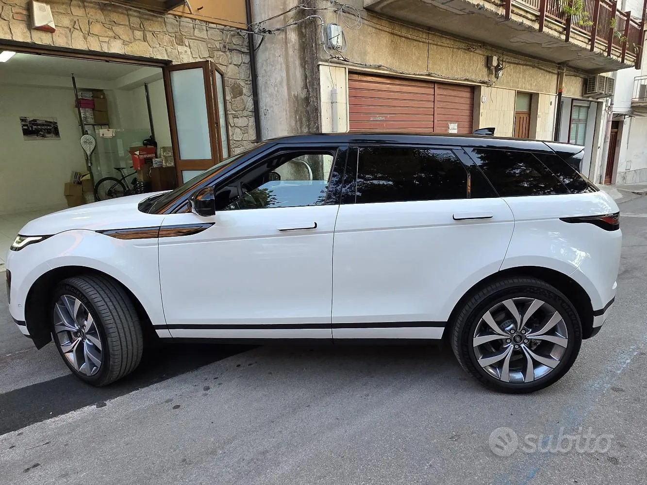 Land Rover Range Rover Evoque 2021 photo 2