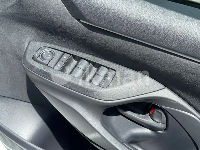 Toyota Yaris 2025 photo 3