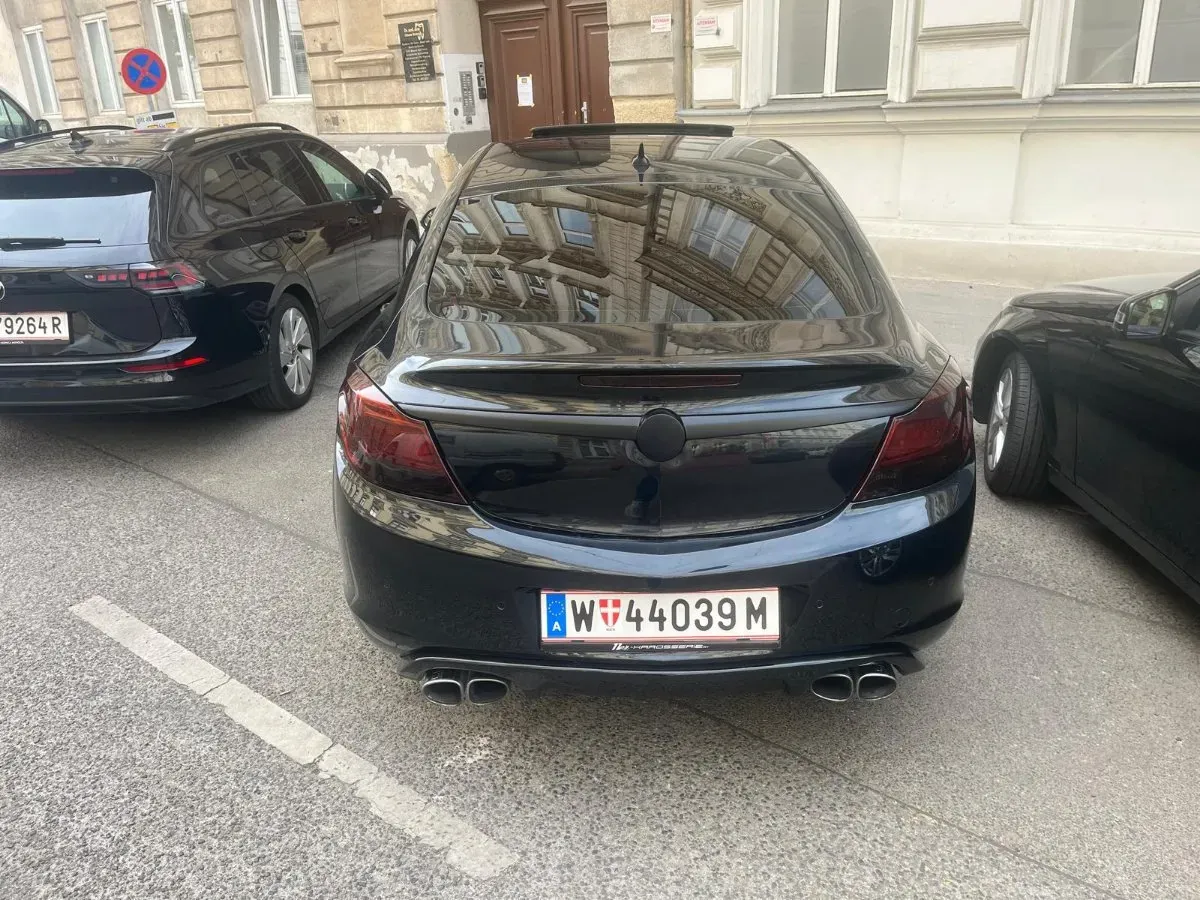 Opel Insignia 2010 photo 2