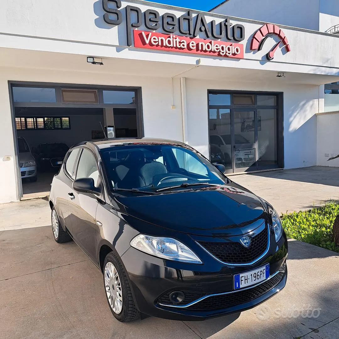Lancia Ypsilon