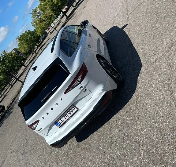 Skoda Enyaq 2022 photo 4