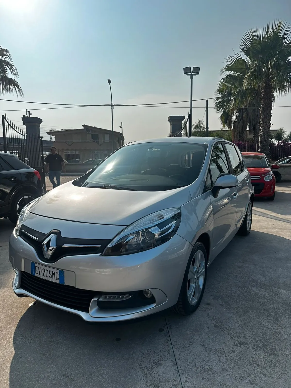 Renault Scenic 2014 photo 3