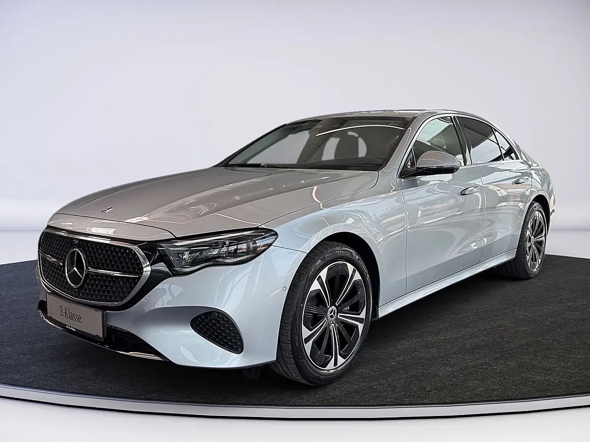 Mercedes-Benz E-Class photo 2