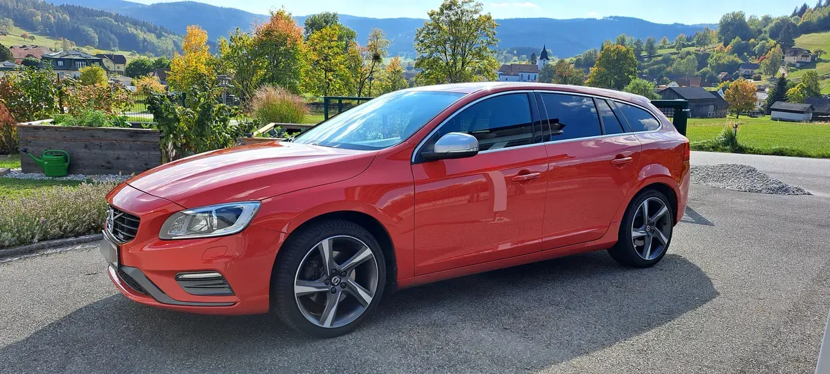 Volvo V60 2015 photo 2