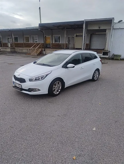 Kia Ceed 2013 photo 2