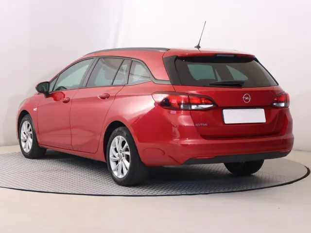 Opel Astra Sport Tourer 2020 photo 3