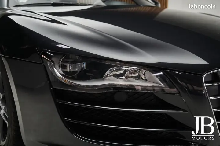 Audi R8 2010 photo 5