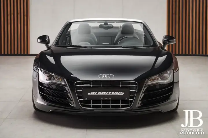 Audi R8 2010 photo 3