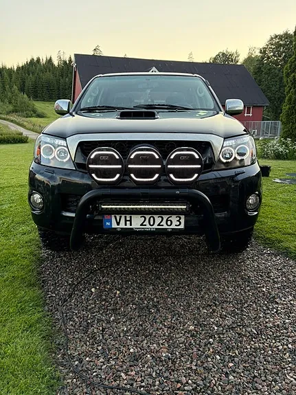 Toyota Hilux 2010 photo 2