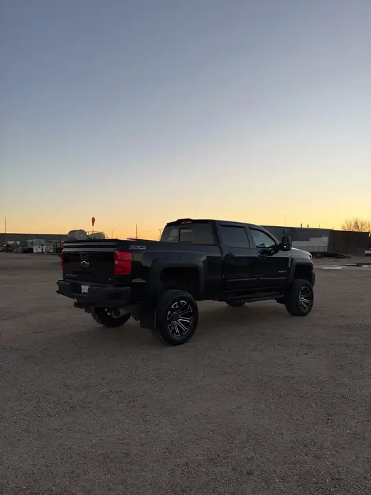 Chevrolet Silverado 2500Hd 2015 photo 2