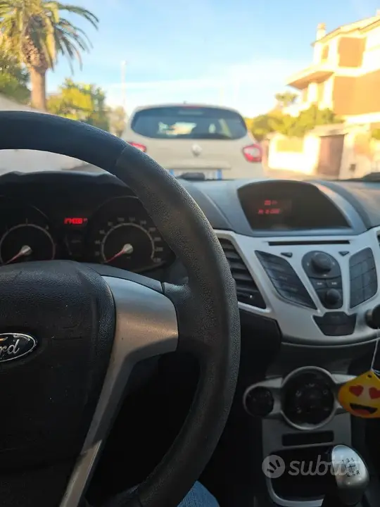 Ford Fiesta 2012 photo 4