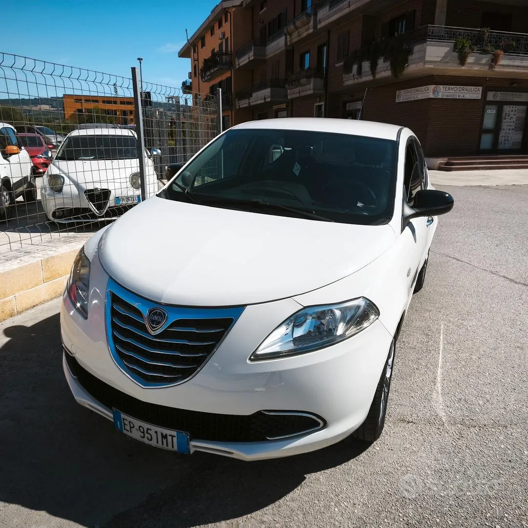 Lancia Ypsilon 2012 photo 4