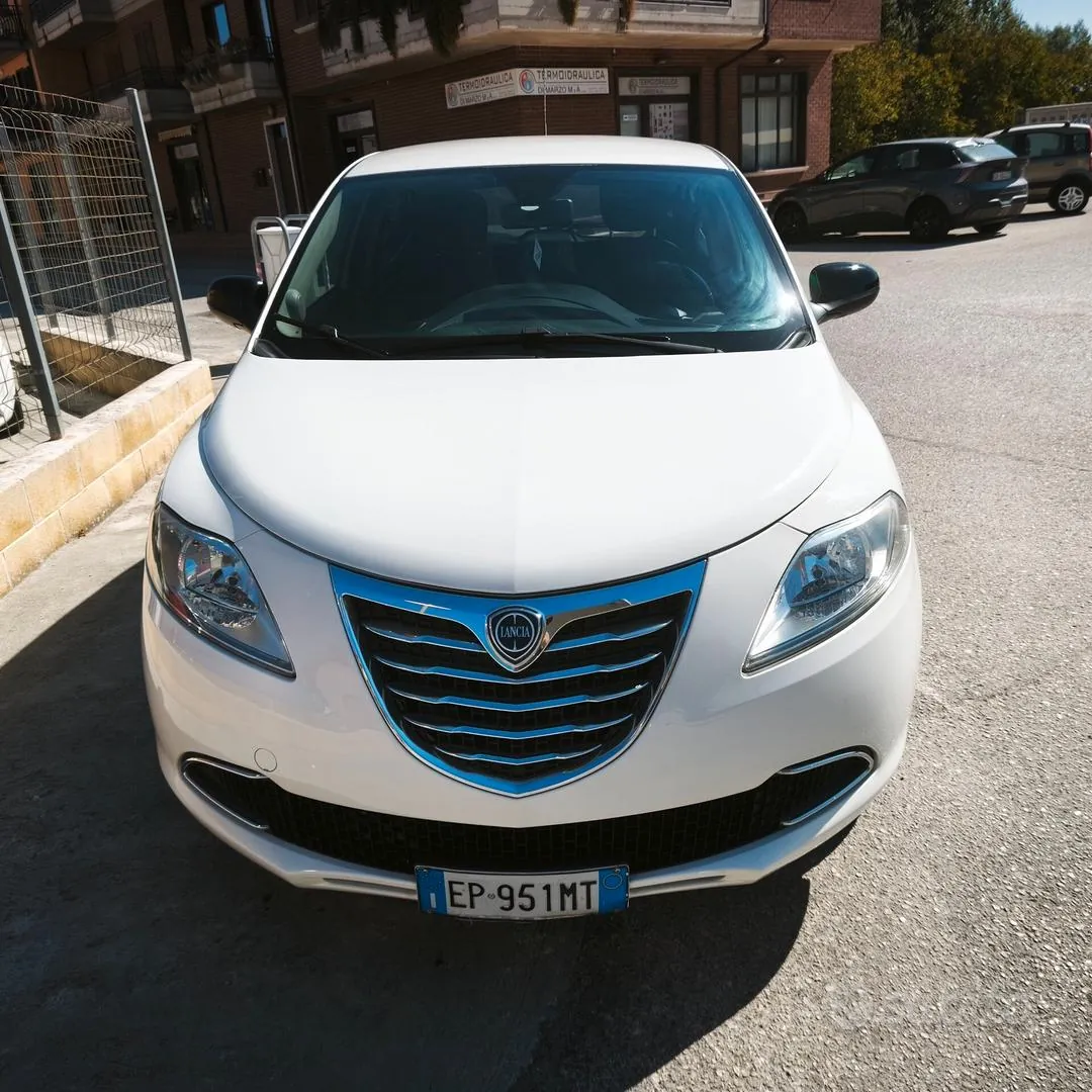 Lancia Ypsilon 2012 photo 5