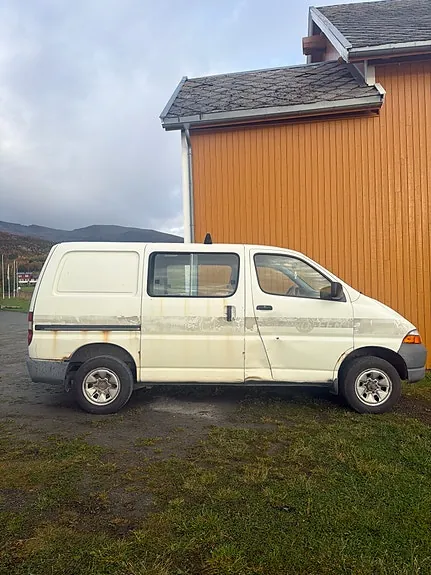 Toyota Hiace 2001 photo 2