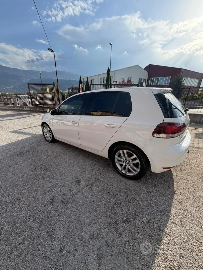 Volkswagen Golf 2010 photo 5