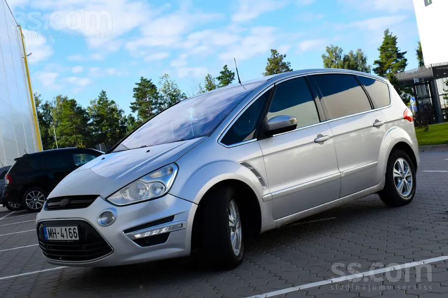 Ford S-Max 2010 photo 3