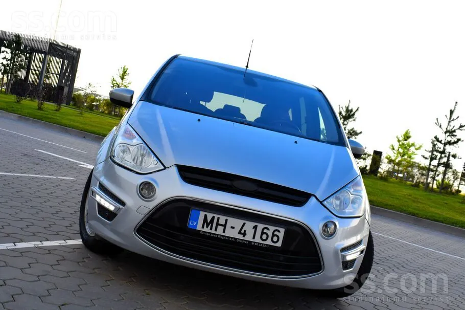 Ford S-Max 2010 photo 2