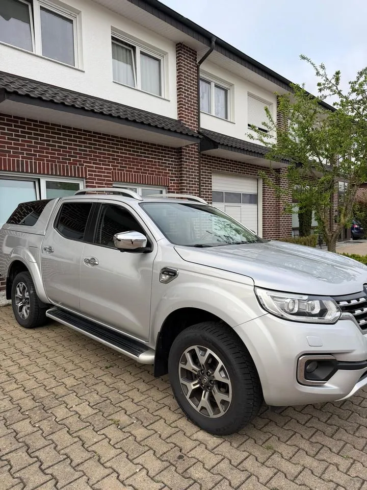 Renault Alaskan
