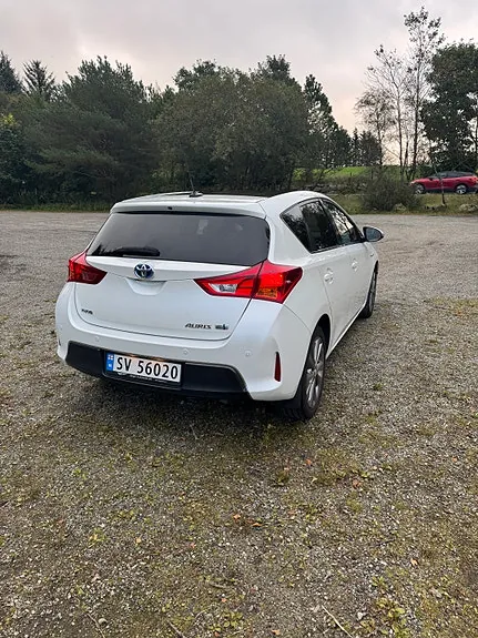 Toyota Auris 2014 photo 5