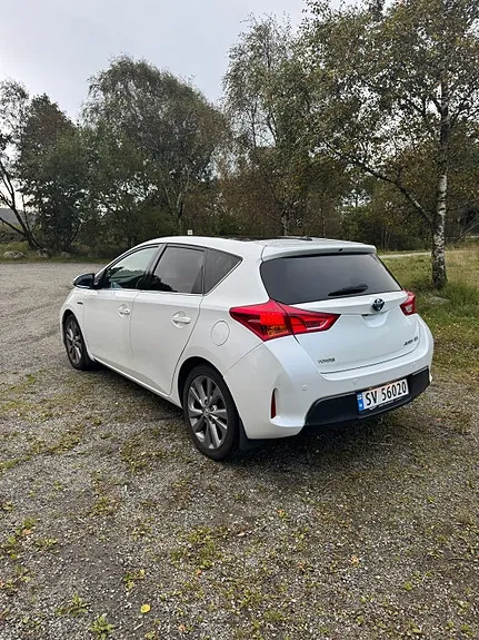 Toyota Auris 2014 photo 3