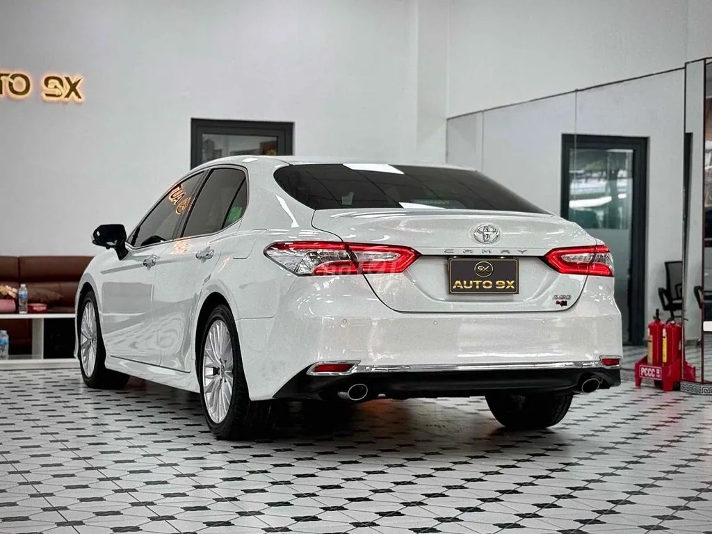 Toyota Camry 2020 photo 3