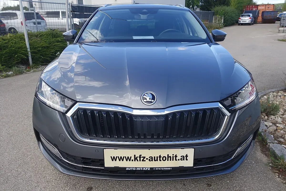 Skoda Octavia 2024 photo 2