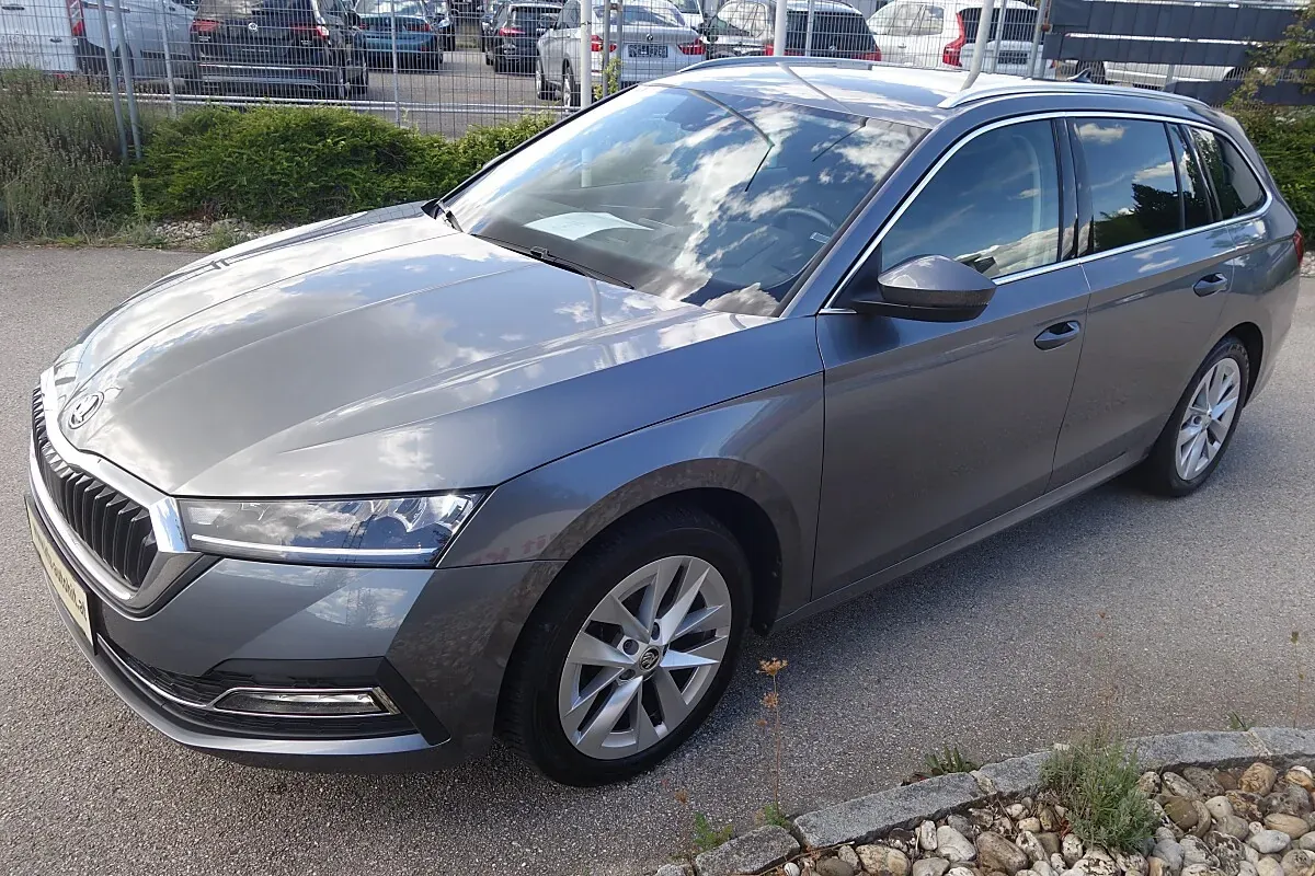 Skoda Octavia 2024 photo 3